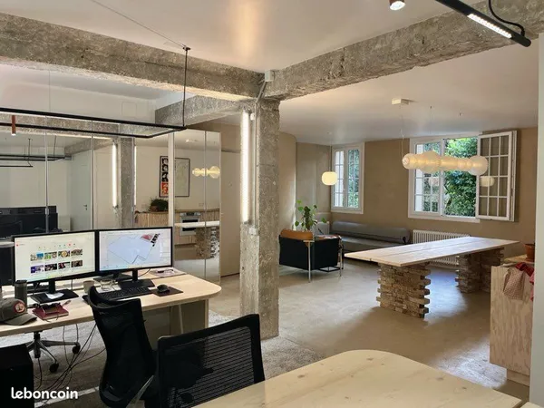 Bureaux / Coworking / Poste de travail à louer