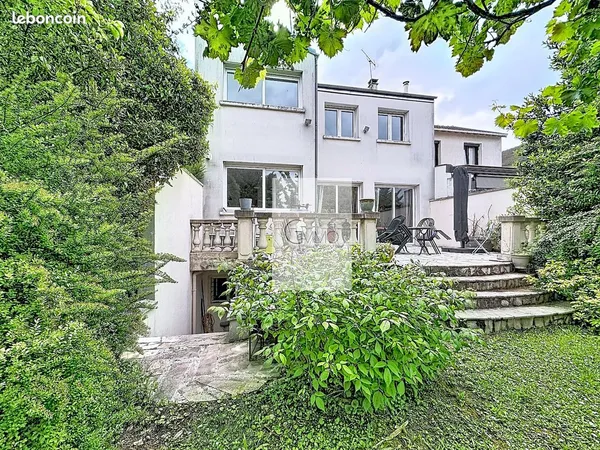 Maison d'architecte 157 m² avec jardin
