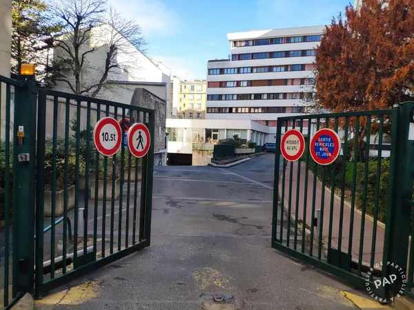 Garage/Parking