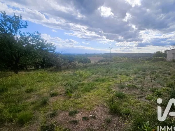 Terrain 886 m²