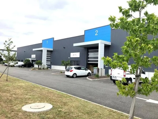 Local d'activité 215 m²