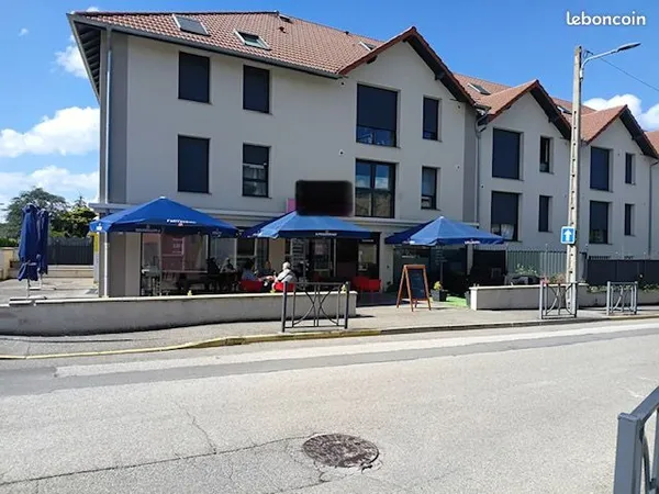 Boulangerie-point chaud-emplacement n°1 face a la gare fort potentiel