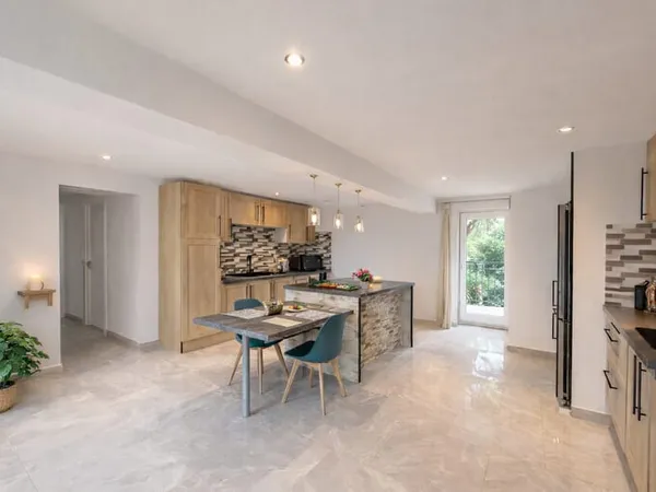 Maison 5 pièces 143 m²