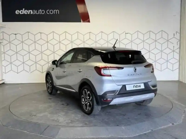 Renault Captur e-tech plug-in 160 — photo 40