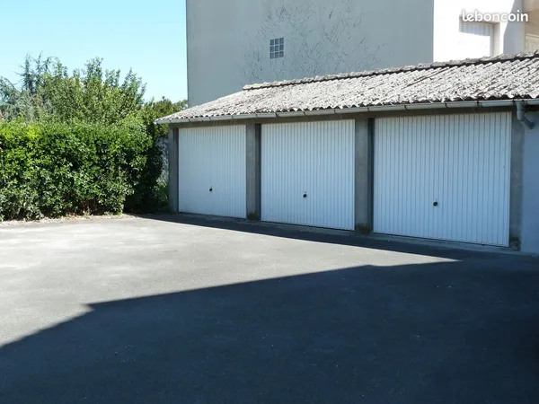 Loue garage quartier lycees