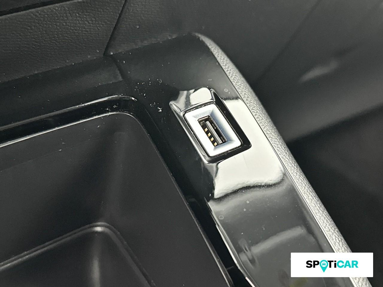 Peugeot 2008 1.2 puretech 100ch s&s active pack — photo 18