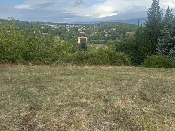 Apt Capitale du Luberon beau terrain constructible de 3200 m