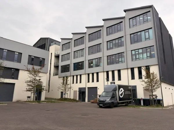 Local d'activité 408 m²