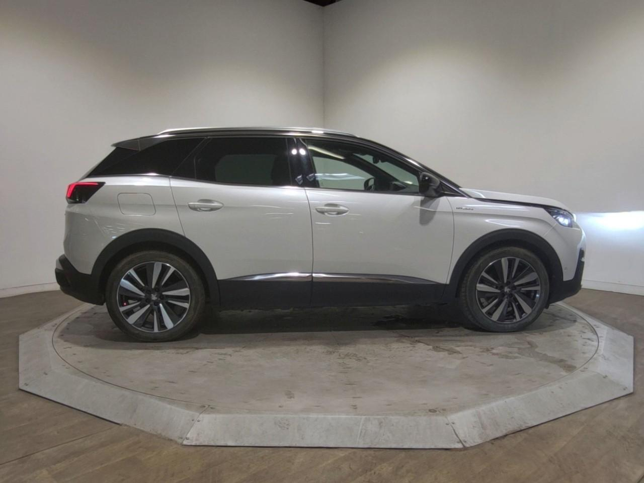Peugeot 3008 hybrid4 300 e-eat8 gt — photo 6