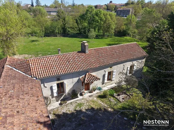 A Vendre Maison en pierre rénovée de 110 m² avec dépendances et 2 400 m² de terrain à Ligardes