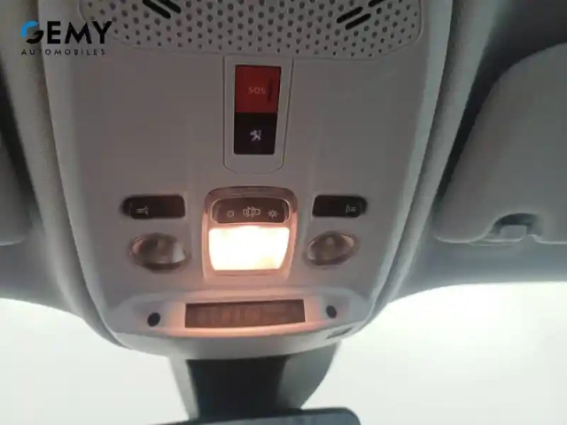 Peugeot 2008 electrique 136 ch — photo 17