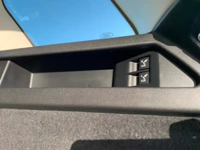 Land Rover Discovery Sport p300e r-dynamic s awd bva — photo 14