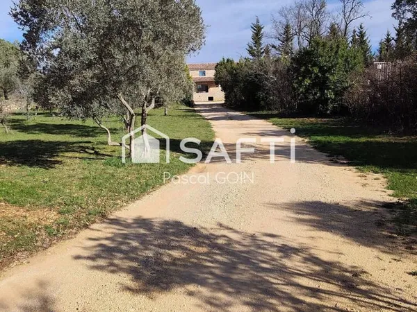 Maison 8 pièces 220 m²