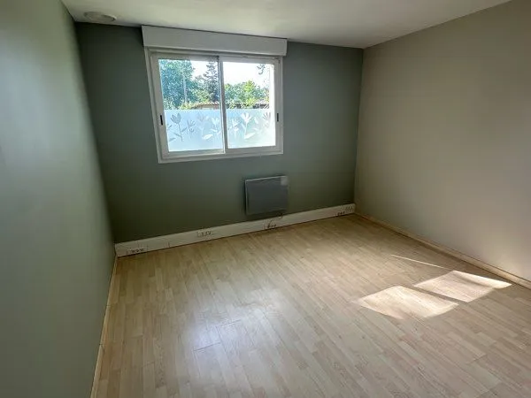 Bureau et espace de travail Location Angresse  14m² 350€
