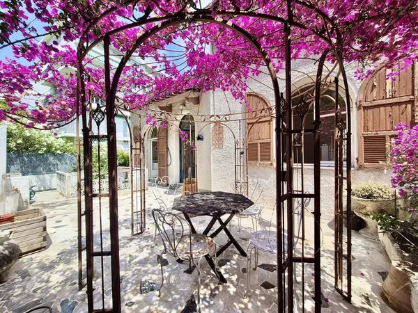 Nice Tzaréwitch, Maison de ville indépendante au calme absolu