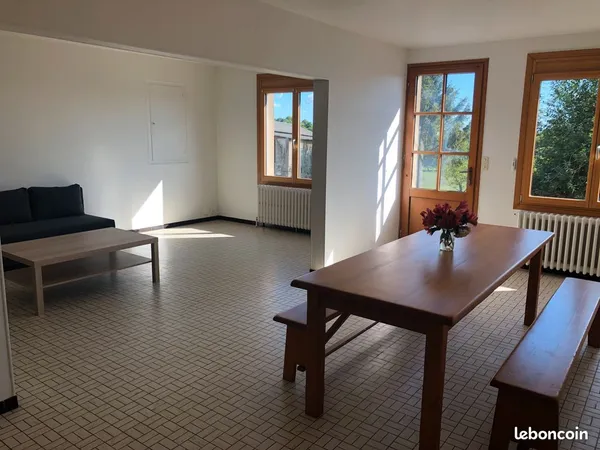 Maison à louer à la campagne
