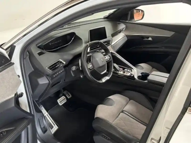 Peugeot 3008 hybrid4 300ch gt e-eat8 — photo 8
