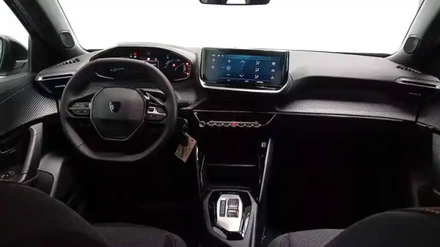 Peugeot 2008 hybrid 110 e-dcs6 — photo 31