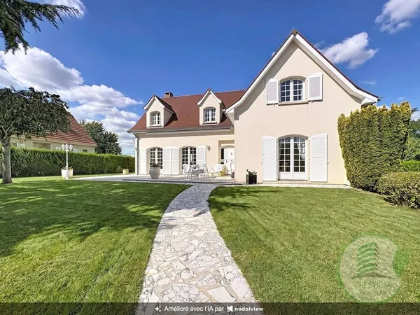 Maison 6 pièces 240 m²