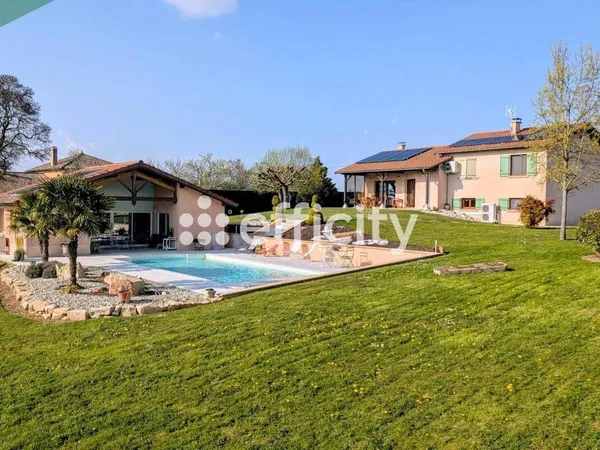 Maison de plain-pied 8 pièces 179 m²