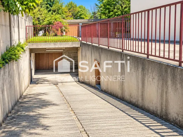 5 BOX FERMÉS - 225 M² - SPÉCIAL INVESTISSEUR
