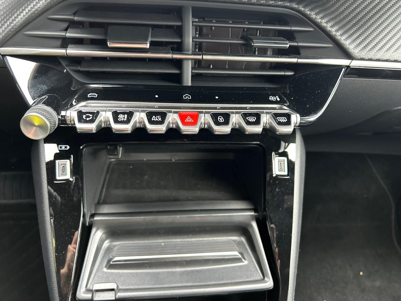 Peugeot 2008 1.2 hybrid 145ch allure e-dcs6 — photo 16