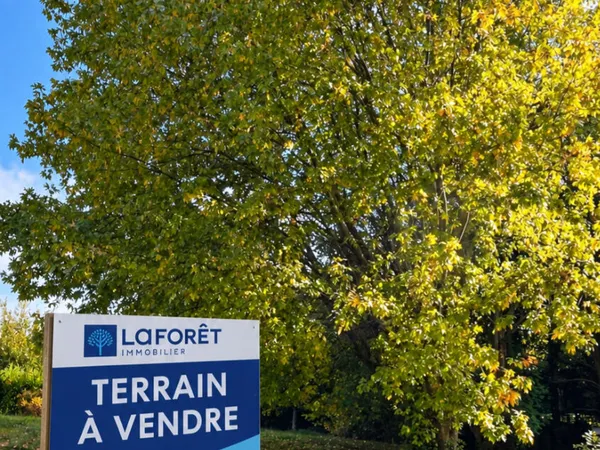 Terrain 700 m²
