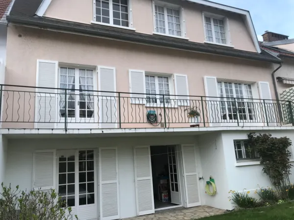 Vends maison - 196m²