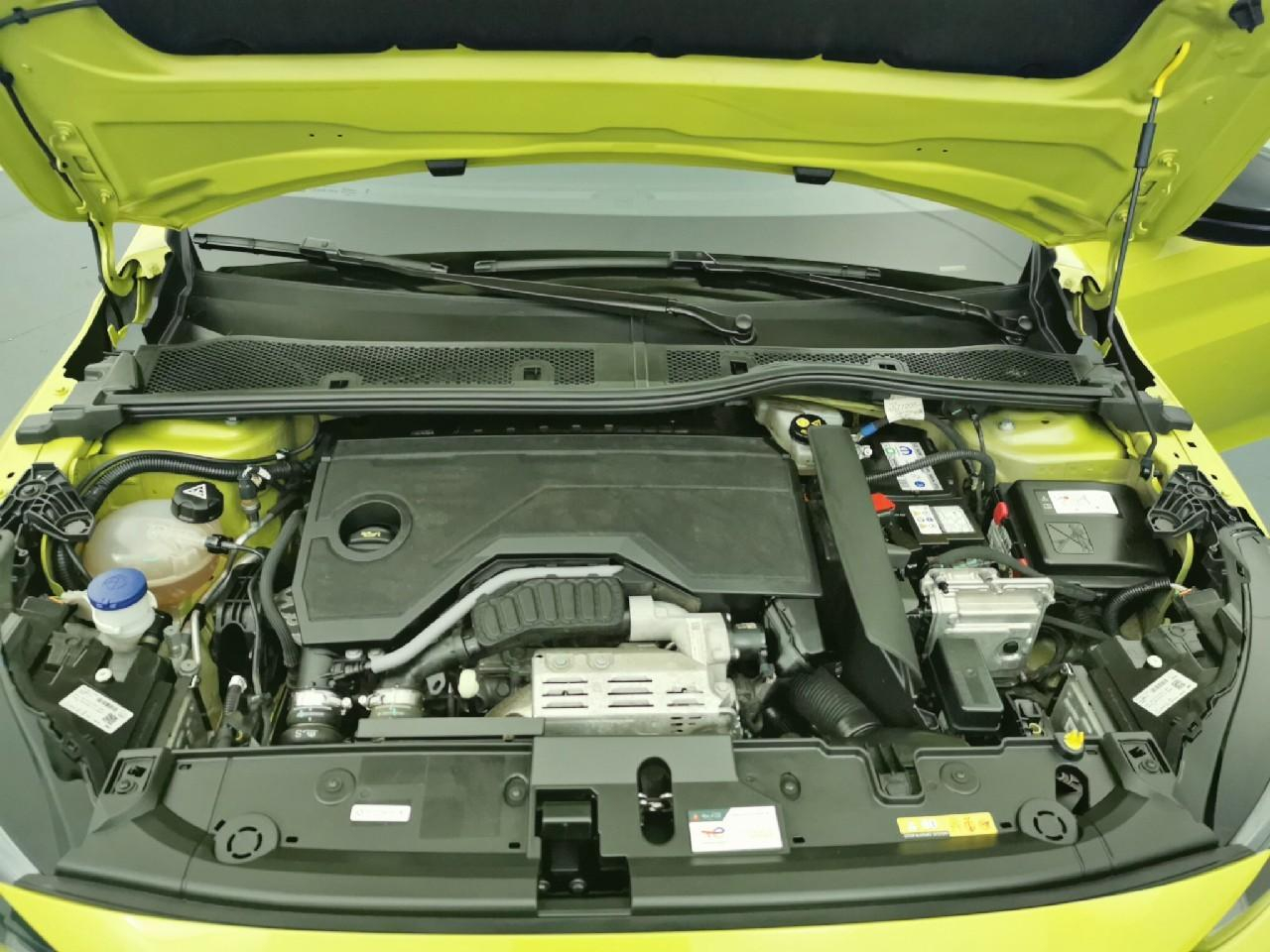 Peugeot 208 hybrid 136 e-dcs6 gt — photo 15