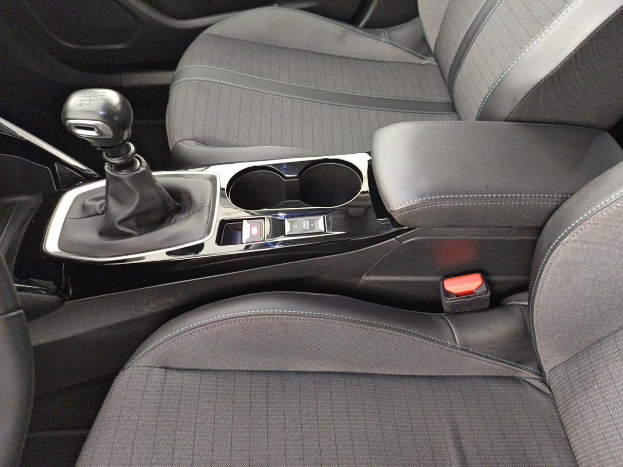 Peugeot 2008 puretech 100 s&s bvm6 allure — photo 30