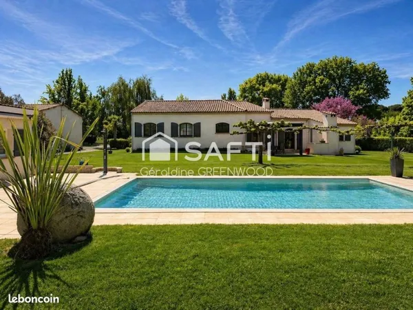 Propriété 4 pièces 143 m²