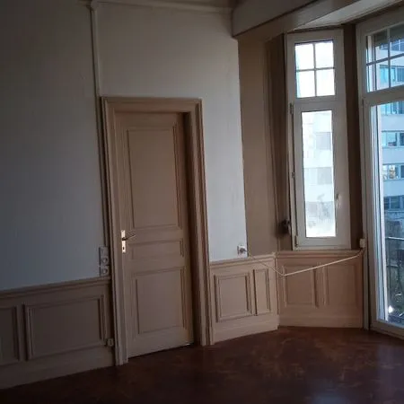 Appartement à louer 152 m2, 3 ieme etage, centre ville