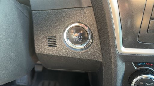 Toyota Auris 1.4 D-4D 90 - Business – 2015 – 149965 km – Diesel – Boîte Manuelle — photo 17