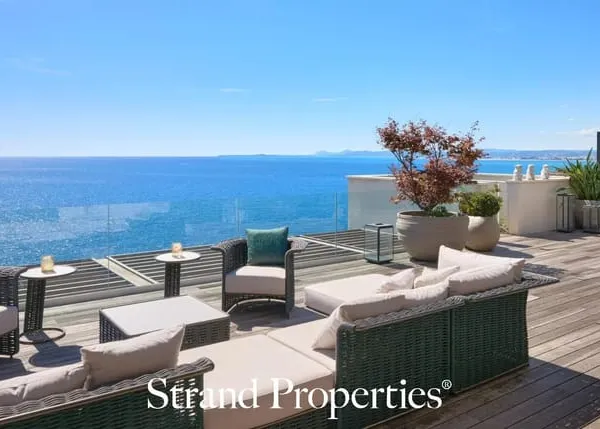 CAP DE NICE - Villa d'exception avec piscine privée et accès direct à la mer