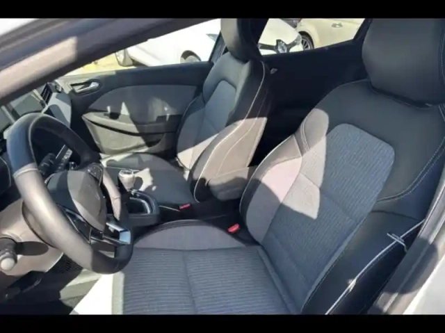 Renault Clio 1.0 eco-g 100ch techno - 24 — photo 10