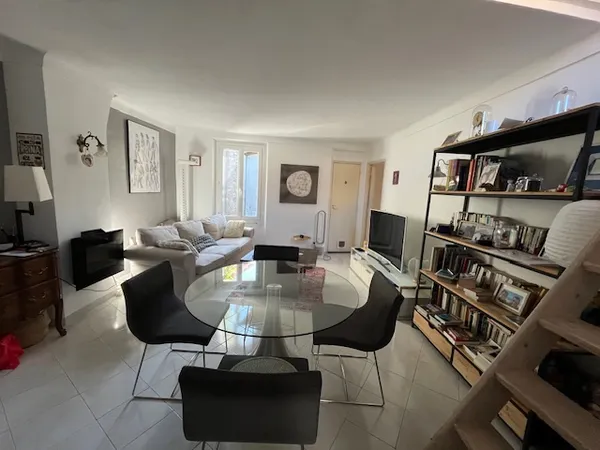 Vends appartement 3 pièces - Le Cannet mairie sur la place Bellevue