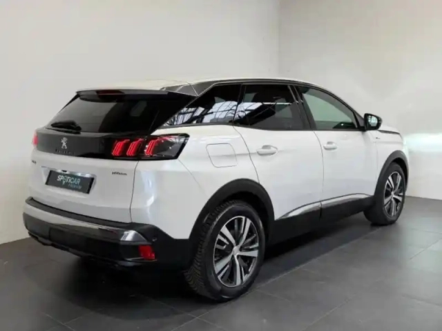 Peugeot 3008 plug-in hybrid 225ch allure pack e-eat8 — photo 5
