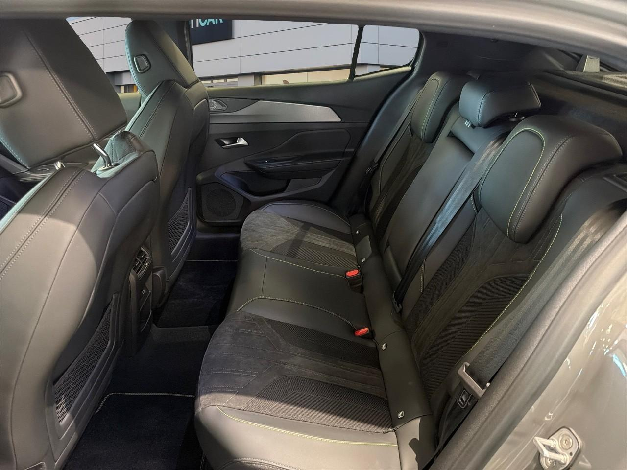 Peugeot 408 plug-in hybrid 240ch gt exclusive e-dcs7 — photo 10