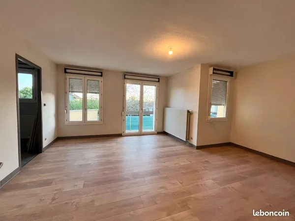 À LOUER - Bel appartement lumineux, idéalement situé