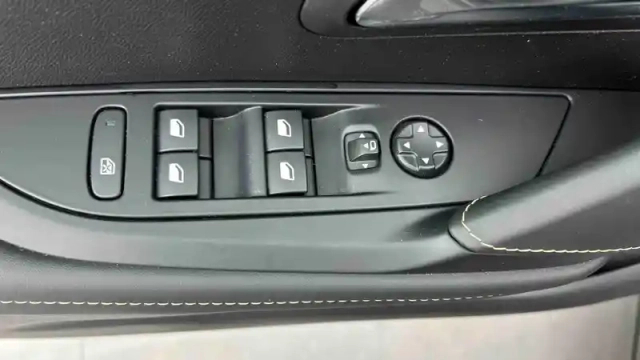 Peugeot 208 hybrid 145 ch e-dcs6 — photo 23