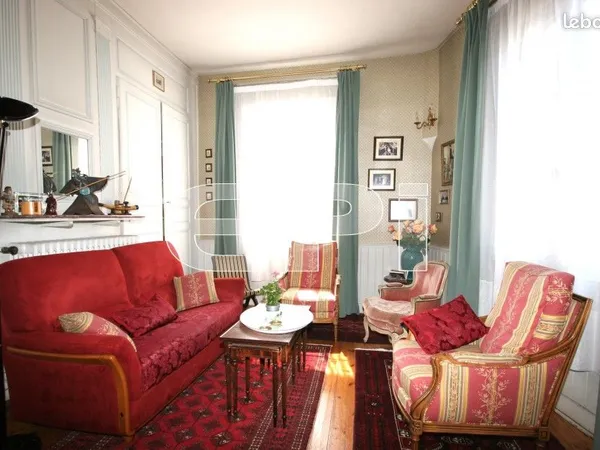 Maison 8 pièces 202 m²
