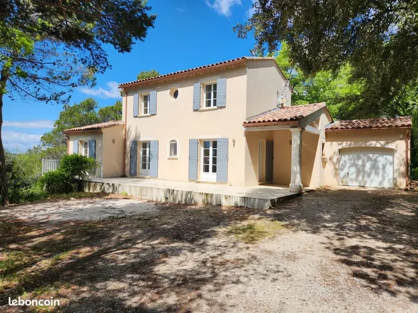 Mérindol-les-Oliviers- Bastide avec vue Ventoux, au calme absolu