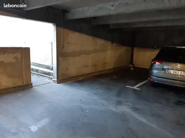 Parking couvert rue Félix Faure (face Pôle Bus)