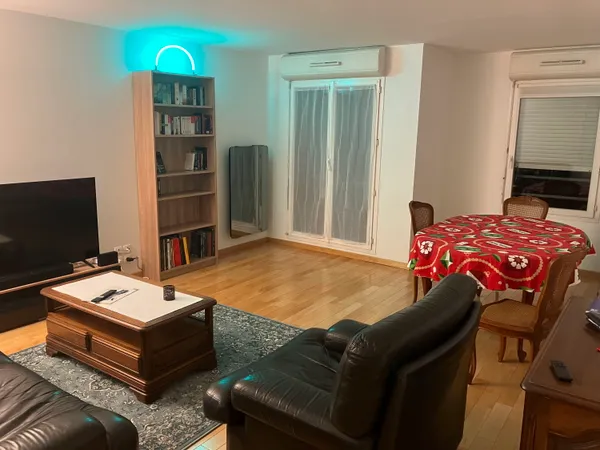 Location chambre dans appartement meublé à Suresnes