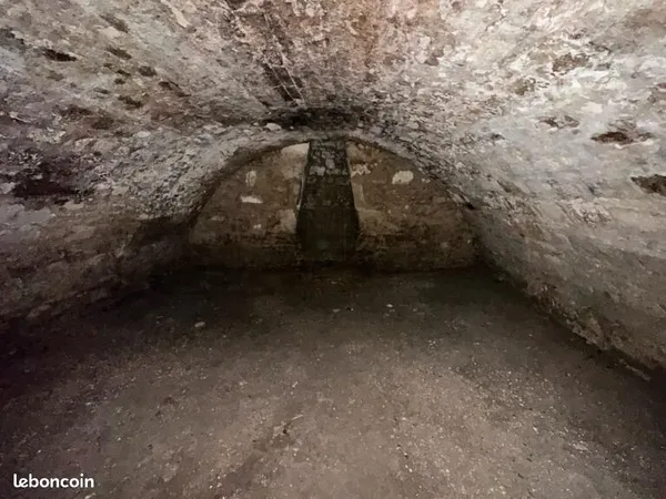 Location cave 20m2