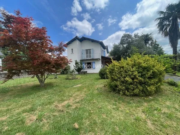 Oloron - Agréable maison de 130 m² sur terrain de 1100 m² - Type T4
