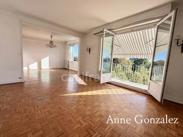 ORleANS COEUR DE VILLE, à vendre bel appartement T5 de 124 m2 vue Cathédrale et parc Pasteur avec ba