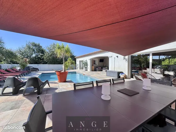 Villa 8 pièces 200 m²
