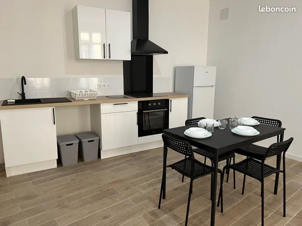 T2 meublé 51 m², hauts plafonds, local vélo, à 50 m de la fac de droit, Perpignan