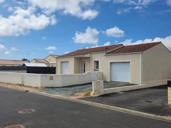 Maison à louer 92m² , 3 chambres, avec garage de 25m²